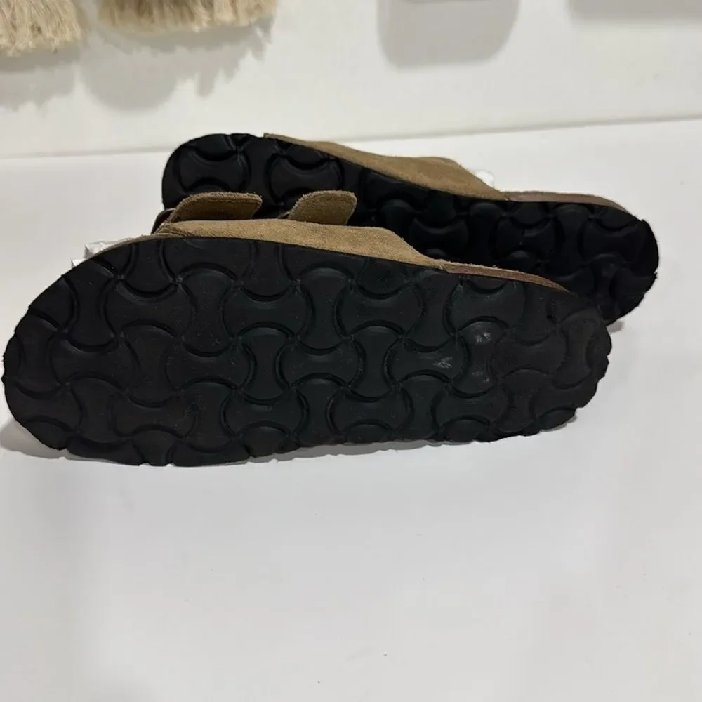 Kids white Mountain Brown Sandals with Suede Straps and Contoured Footbed EUC